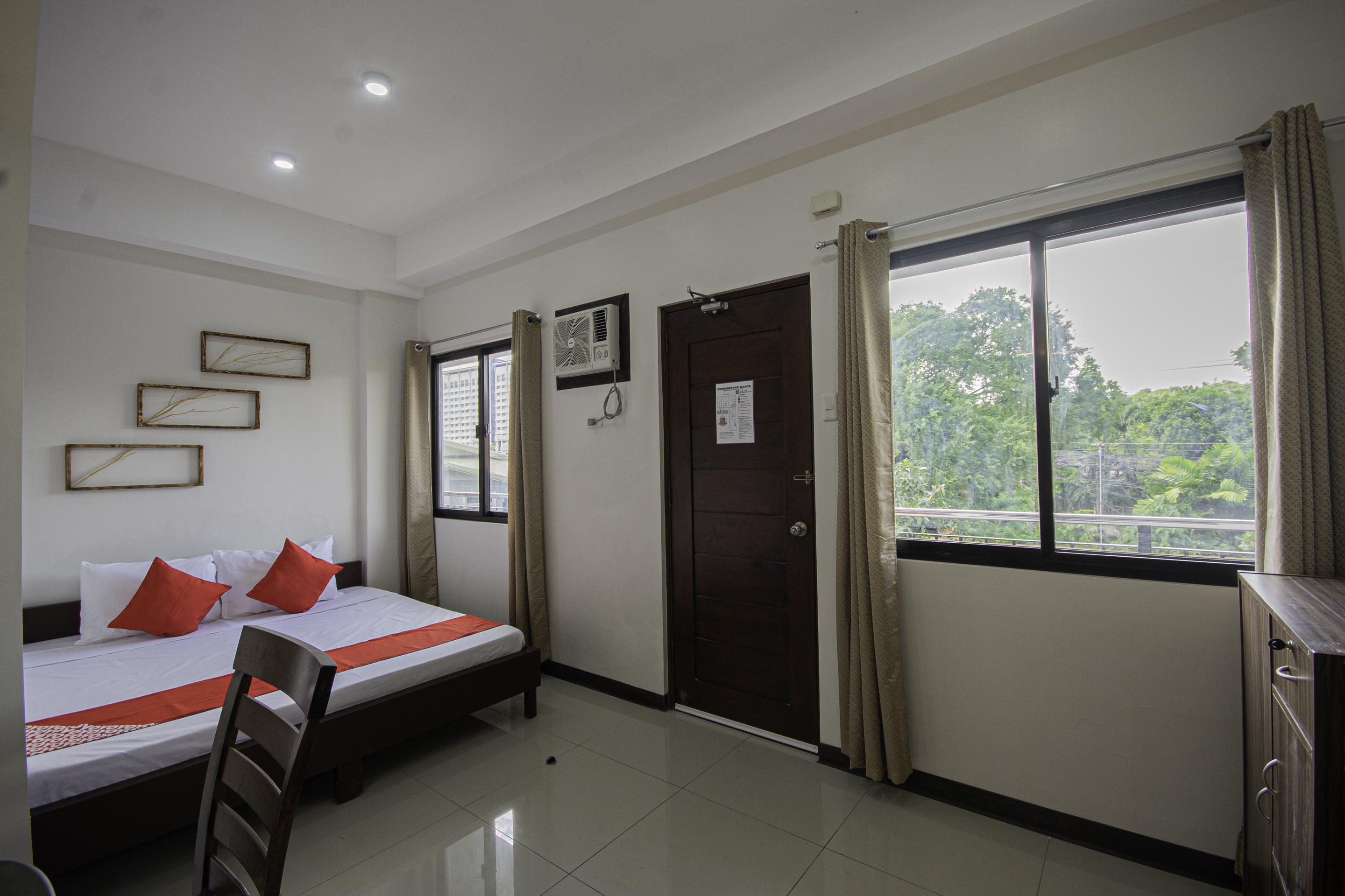 Cornerstone Manor Inn Talamban Viejo Exterior photo
