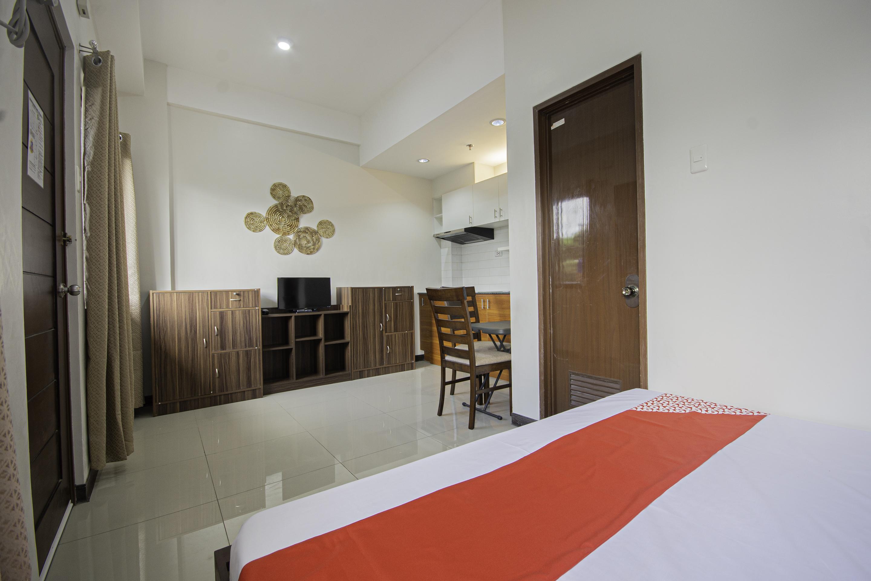 Cornerstone Manor Inn Talamban Viejo Exterior photo