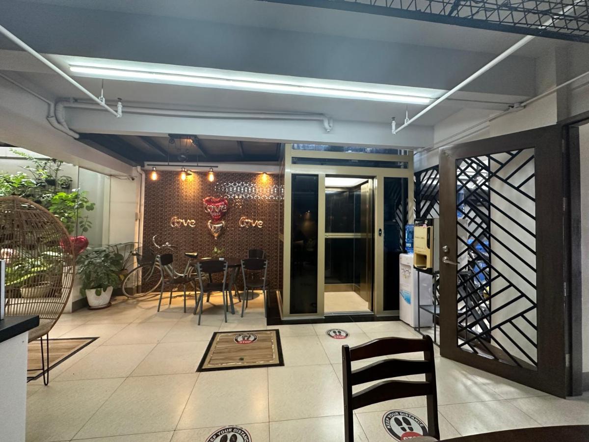 Cornerstone Manor Inn Talamban Viejo Exterior photo